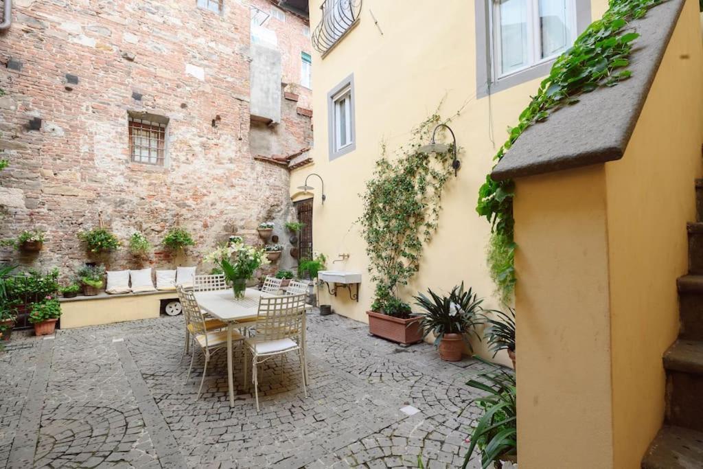 Corte Paolina - Charming Courtyard Inside Lucca Eksteriør billede